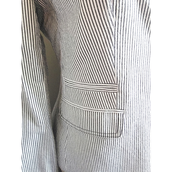 Banana Republic Jackets & Blazers - BR Seersucker Blazer